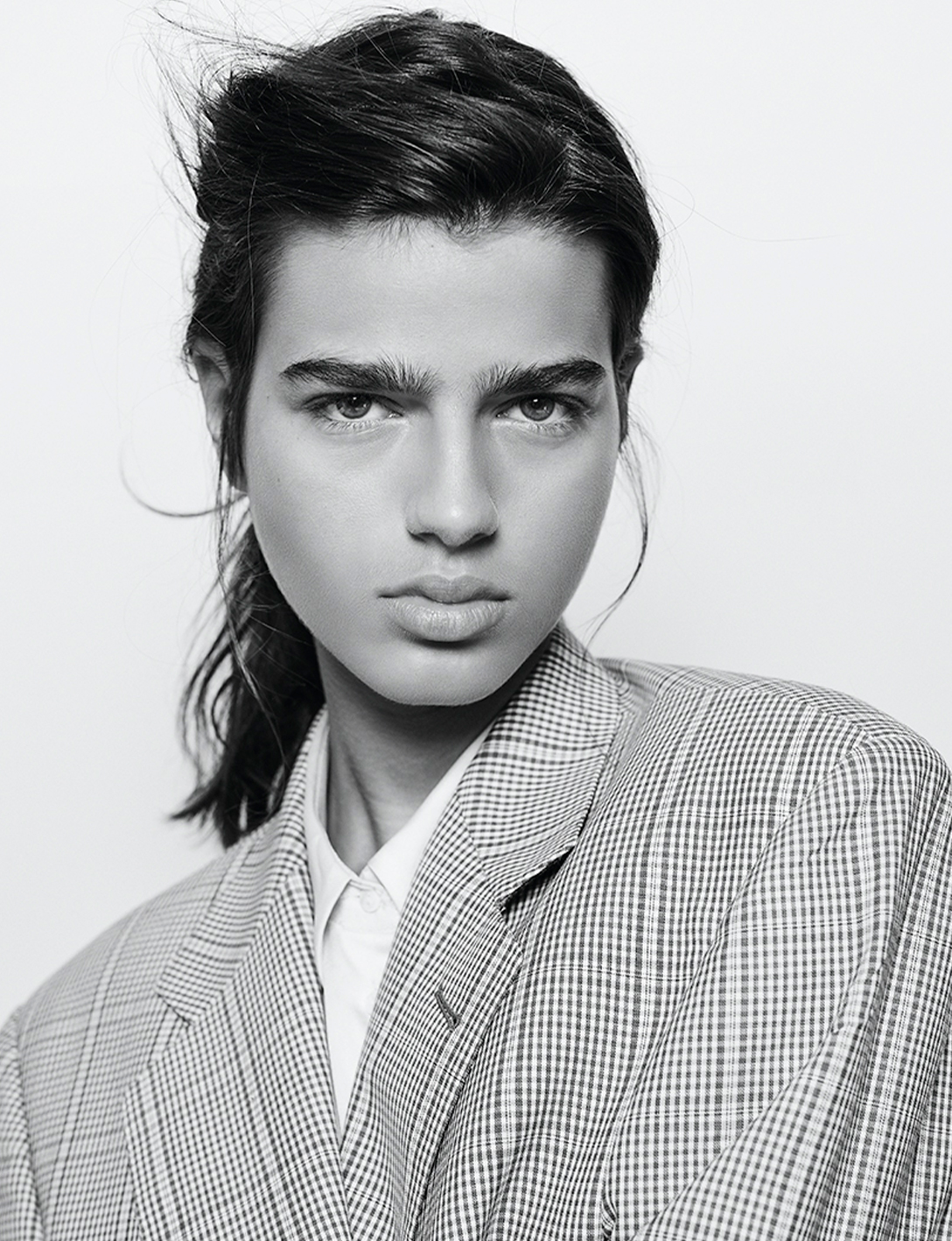 Editorial for Harper’s Bazaar Mexico, photographed by Pedro Beraldo, Creative director & MUAH Daniel Rull, Stylist Ana Blanch - 8AM