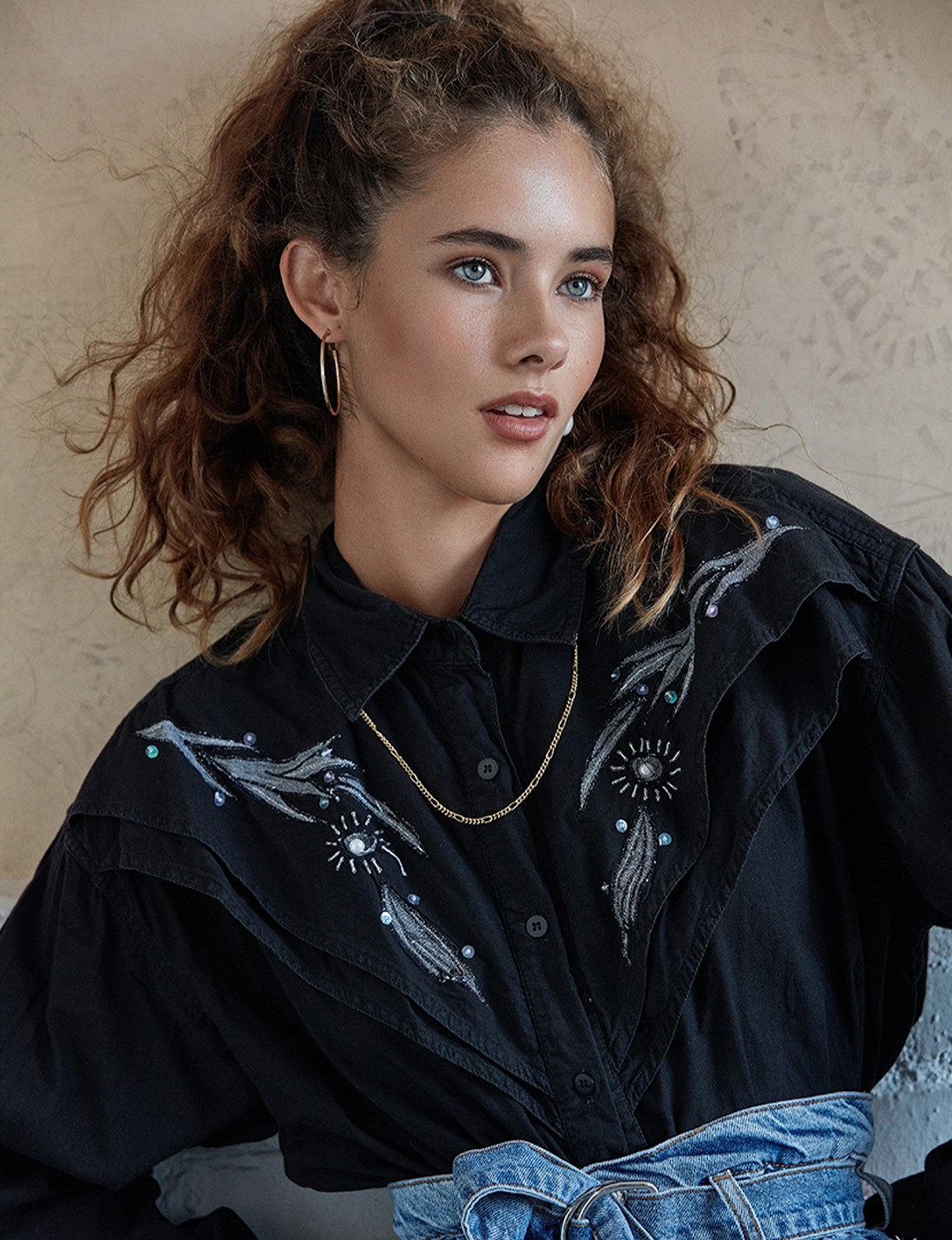 Model Lucia Davara Editorial for L’Officiel Russia, photographed by Pedro Beraldo, Creative director & MUAH Daniel Rull, Stylist Ana Blanch - 8AM