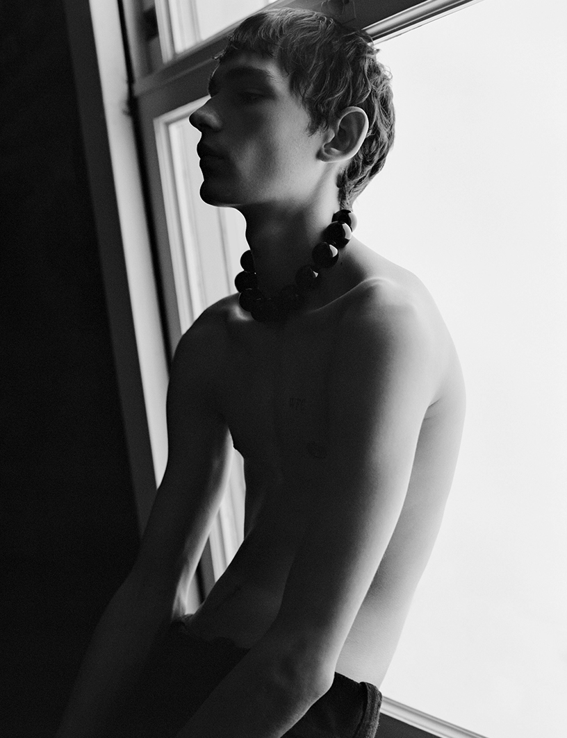 Número Switzerland - Berta Pfirsich - Editorial December 2025